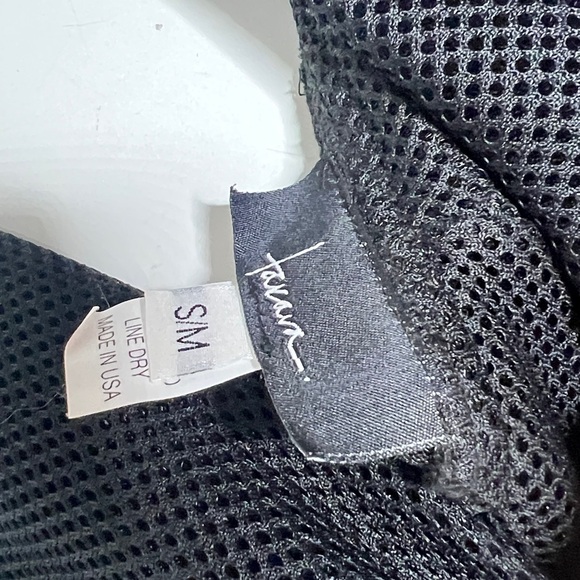 Takara Sz S/M Black Semi Structured Mesh Asymmetrical Rudi Vest Pullover Top - Picture 6 of 8